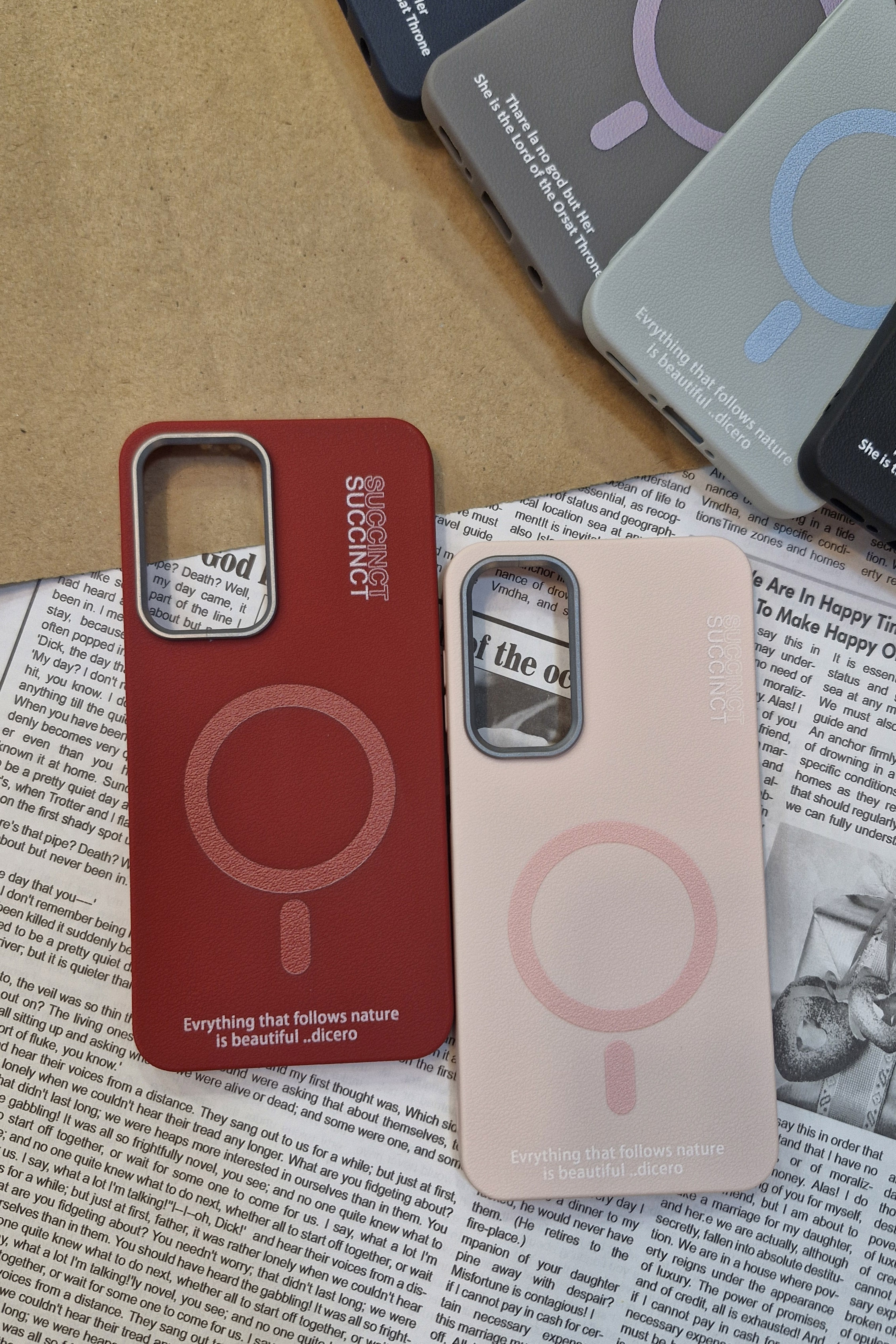 قاب موبایل چرمی مگسیف